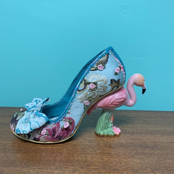 Blushing Bird - Picture 2 of 3